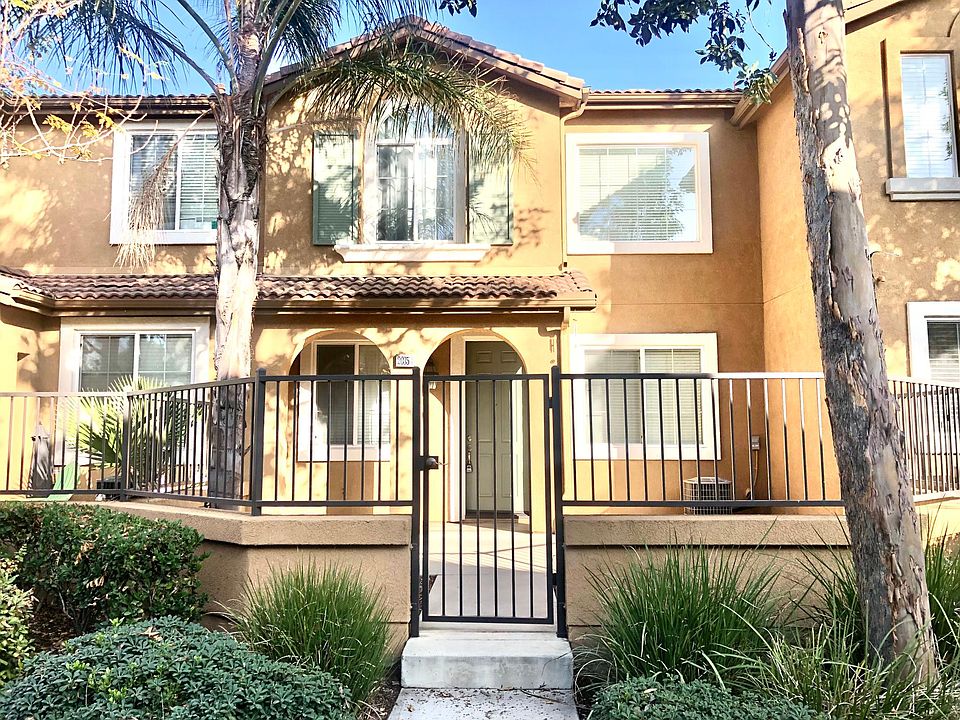 1st image of 2035 E Harvard Privado APT B
