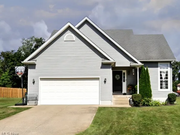 7411 Lake Knoll Dr, Lisbon, OH 44432