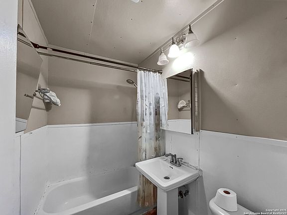 5th image of 334 Fargo Ave