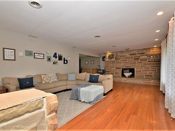 3rd image of 13338 Green Dr