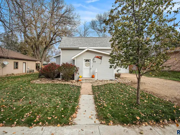 514 N Chicago Ave, Madison, SD 57042