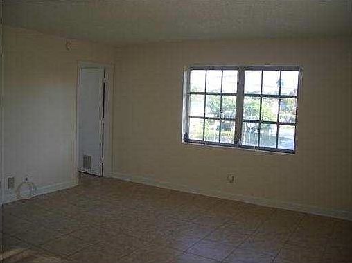 4th image of 1600 NE 3rd Ave APT 2