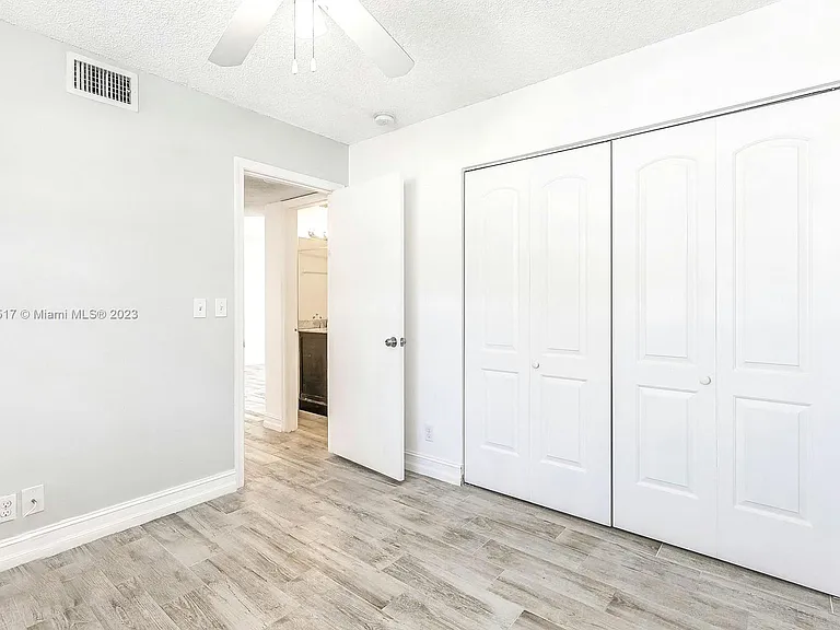 911 Twin Lakes Dr #3-N — Photo 29
