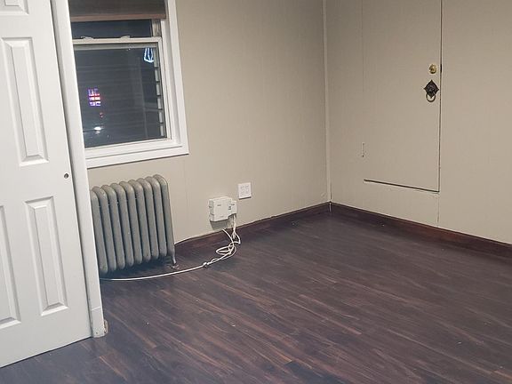 4th image of 3671 E Tremont Ave #2