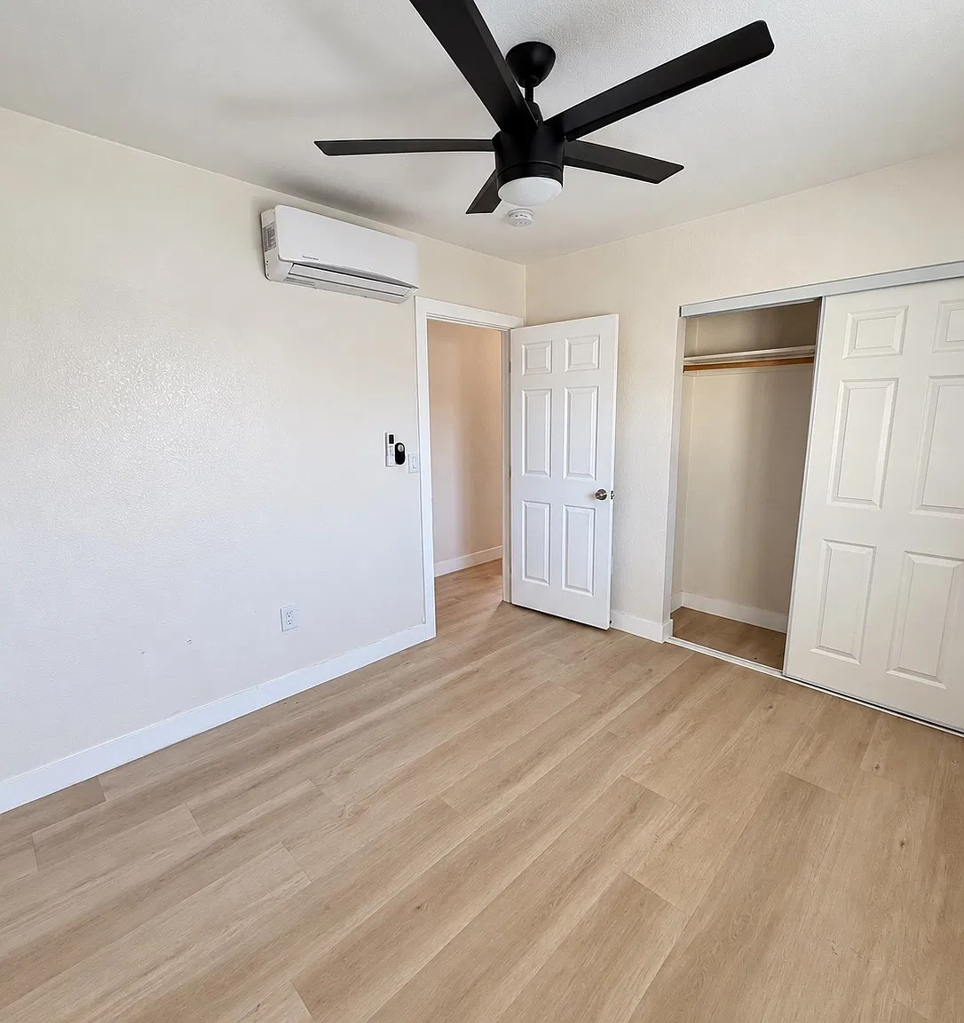 2 bed, $2,300 — Photo 4