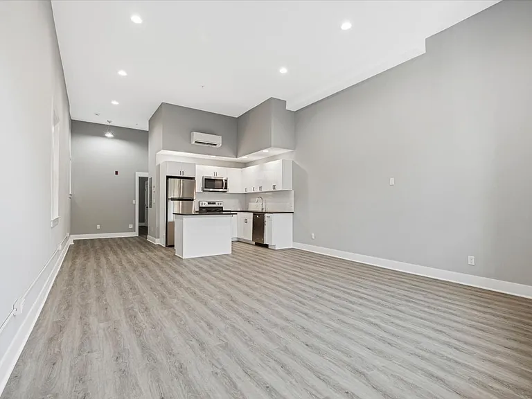 47 Beekman Ave #32 — Photo 8