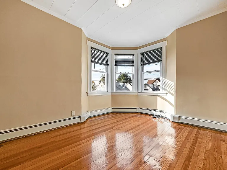 74 Plauderville Ave #2 — Photo 6