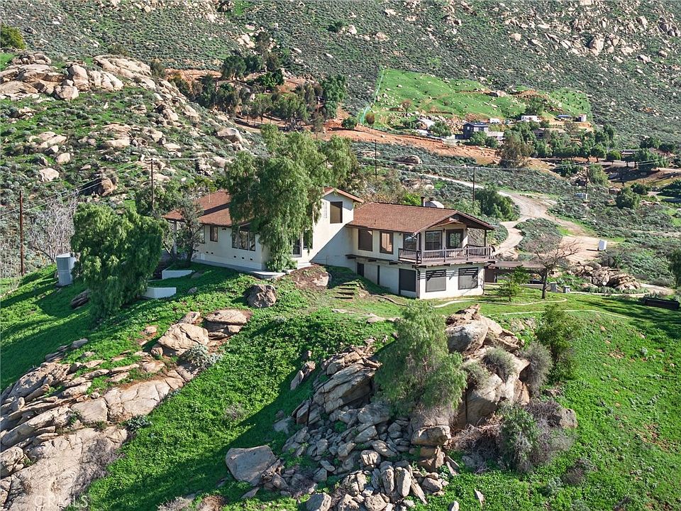 20682 Hill Top Dr, Riverside, CA 92507 | MLS #IV25016727 | Zillow