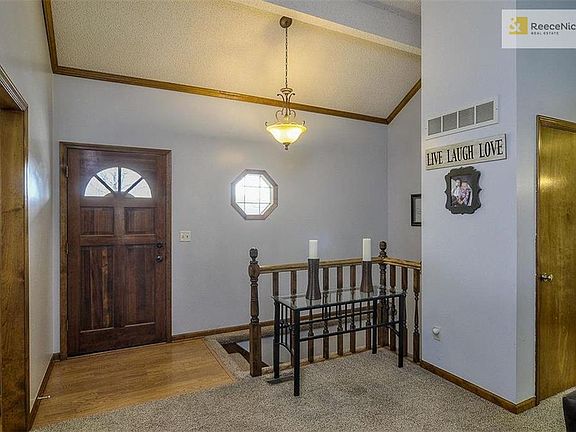 AN INVITING ATTRACTIVE ENTRY