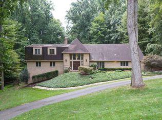 9205 Maria Ave, Great Falls, VA 22066