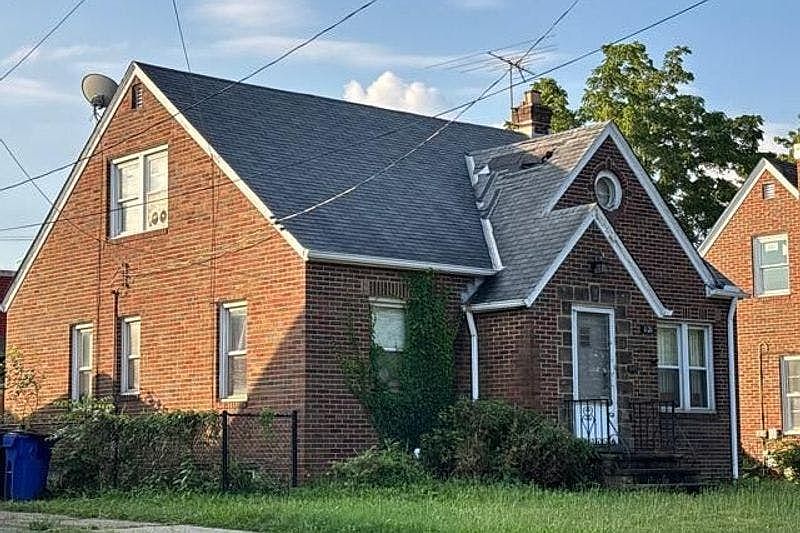 2nd image of 1121 Villaview Rd
