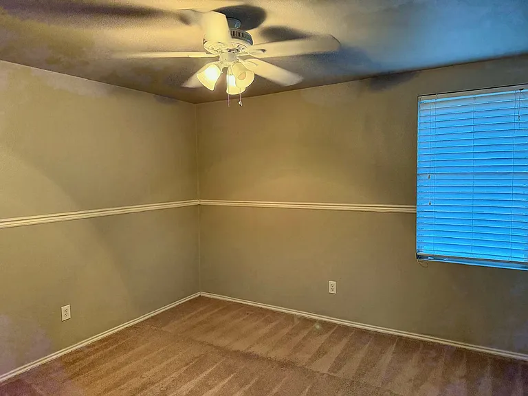 12671 Drexel St — Photo 10