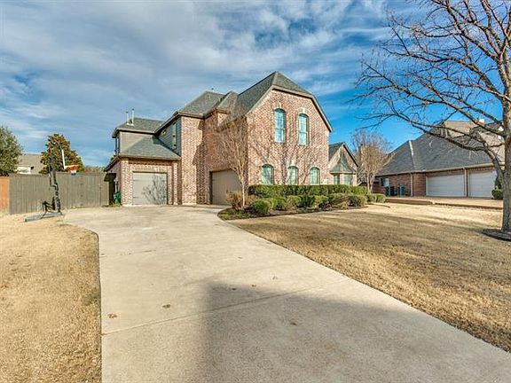 2nd image of 719 Mockingbird Dr