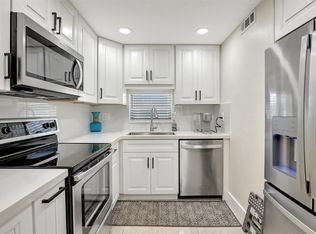 9720 S Hollybrook Lake Dr #204, Pembroke Pines, FL 33025