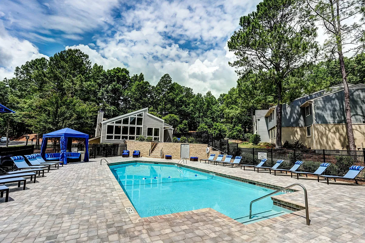Building Photo - 700 Riverchase Apartments