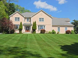 14 Country Club Rd, Hopewell Junction, NY 12533