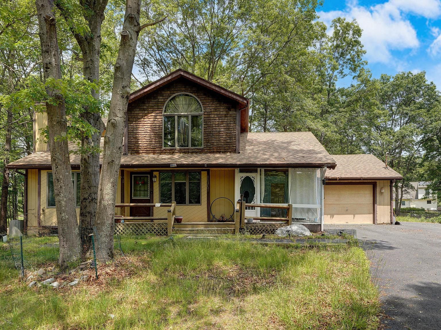 128 Rooney Ct, Bushkill, PA 18324 | Zillow