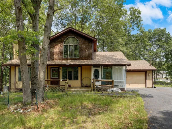128 Rooney Ct, Bushkill, PA 18324