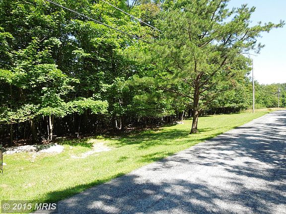 3rd image of Eagles Nest Ln