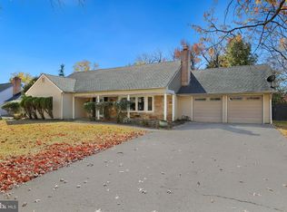 29 Clearwater Dr, Willingboro, NJ 08046