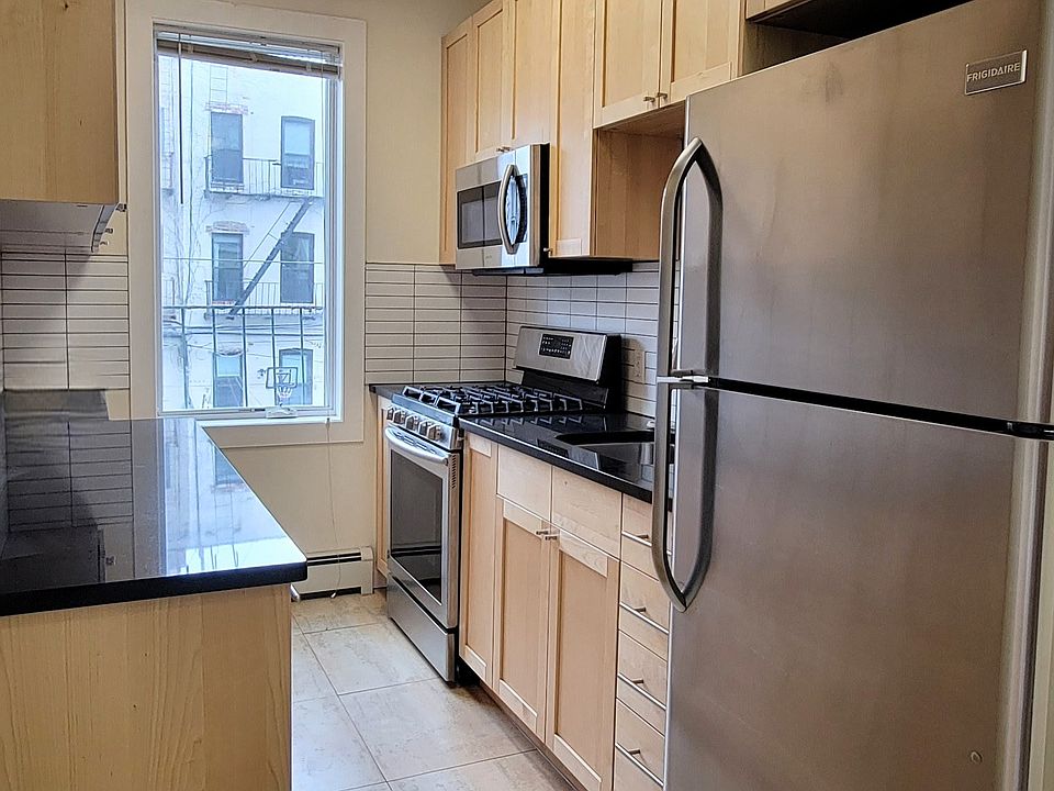 1st image of 4829 40th St Floor 2