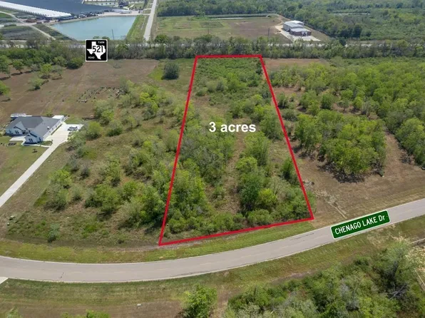 22611 Chenango Lake Dr, Angleton, TX 77515