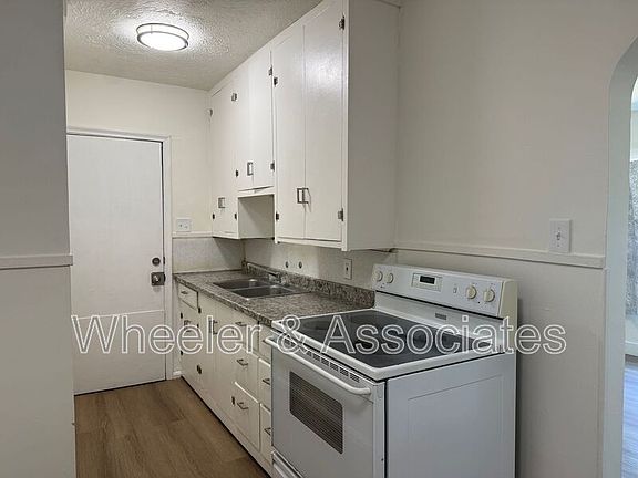 5th image of 3114 Adams Ave