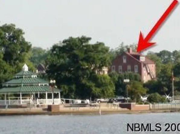 220 E Front St, New Bern, NC 28560