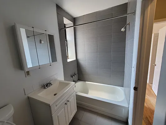 Rented by Signature Property Realty | media 7
