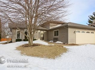 108 Quail Hollow Ct, Naperville, IL