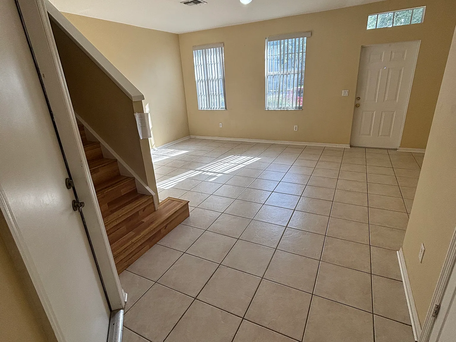 3 bed, 2.5 bath, $2,300 — Photo 4