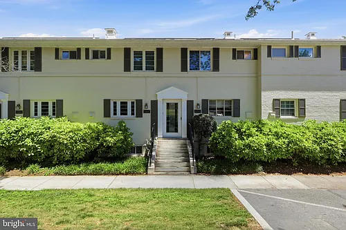 5364 Pooks Hill Rd #301 Photo 1