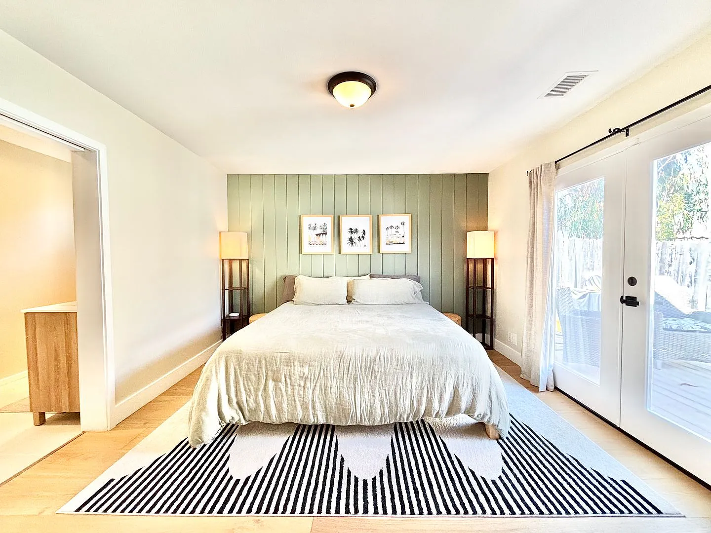 Oxnard | 5209 Wavecrest | 4 Bed 2 Bath | The Shoreside Escape — Photo 3