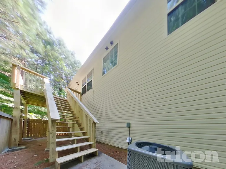 113 Danville Trl — Photo 16