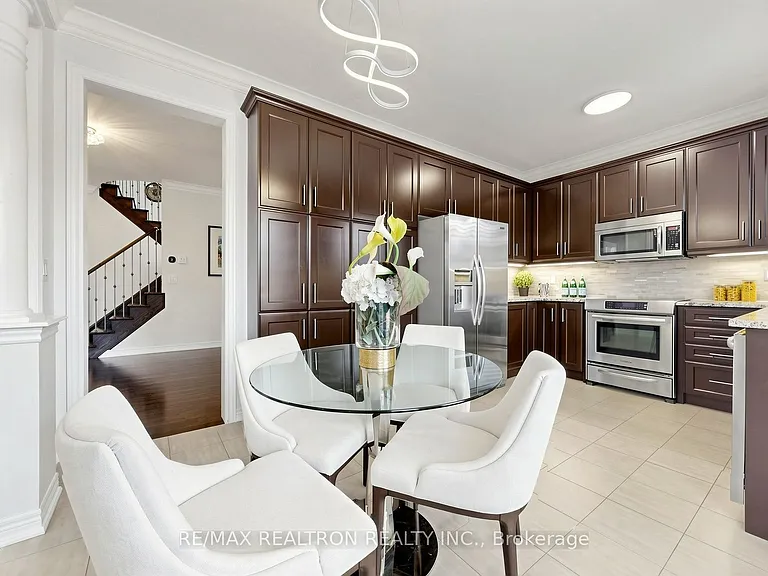 7 Military Ct — Photo 16
