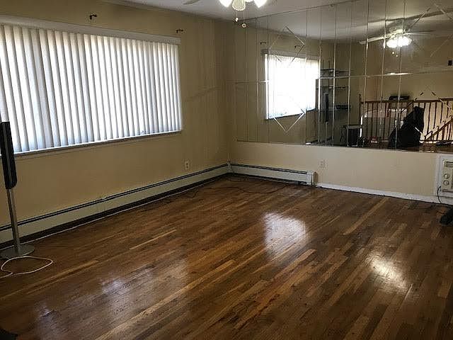 2nd image of 170 Cumberbach St