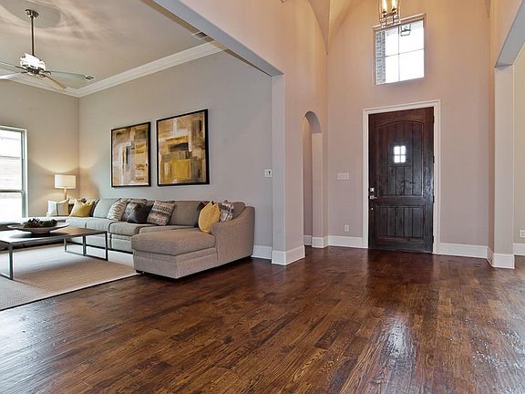 5th image of 1120 La Salle Ln