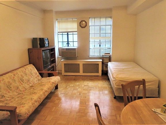 4th image of 320 E 42nd St APT 708