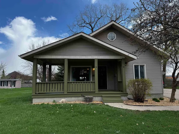 537 Farwell Ave, Fond Du Lac, WI 54935