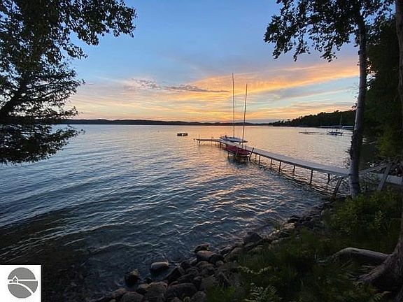 5th image of 2504 S East Torch Lake Dr