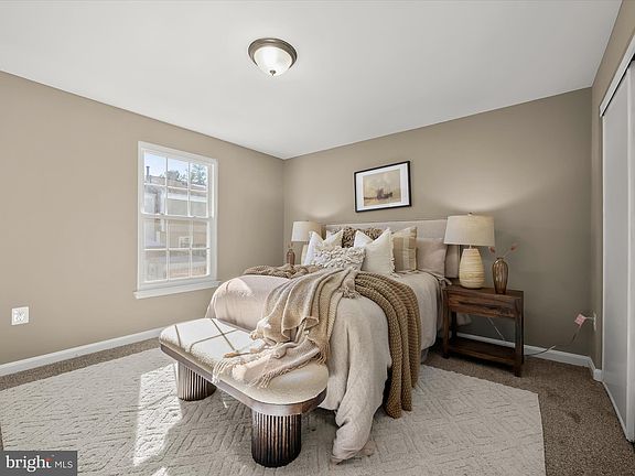 4th image of 13106 Thackery Pl