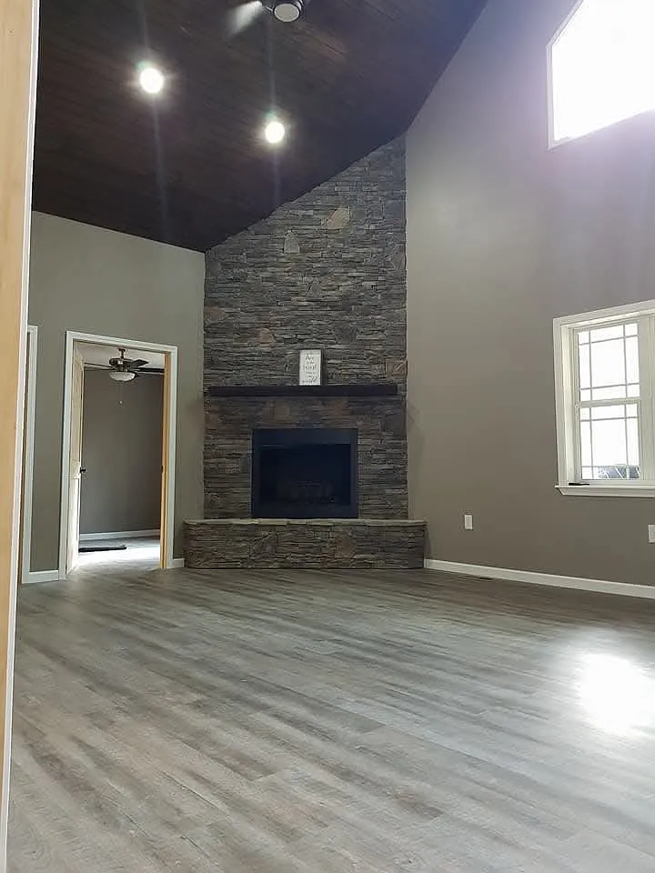 3 bed, 1920 sqft, $2,500 — Photo 4