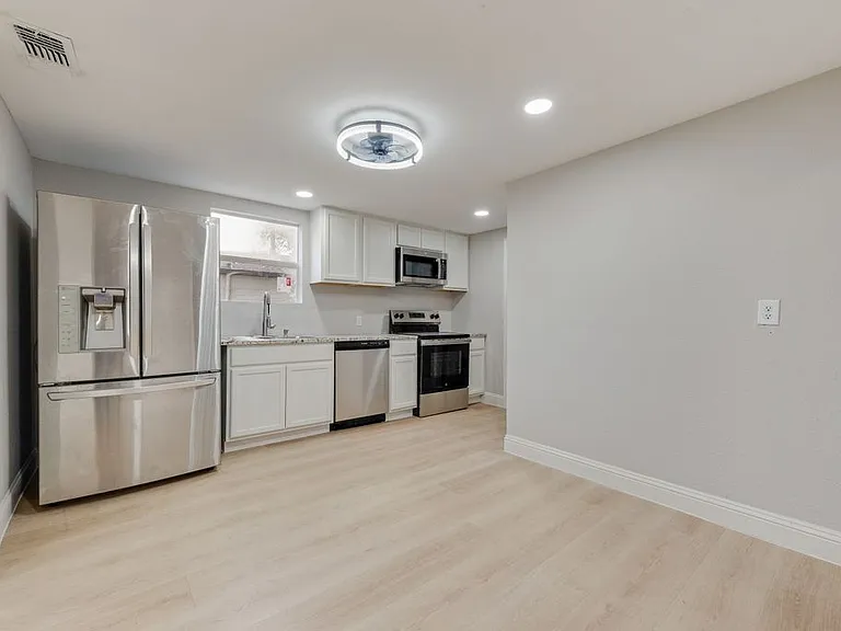 3703 Bertrand Ave — Photo 2