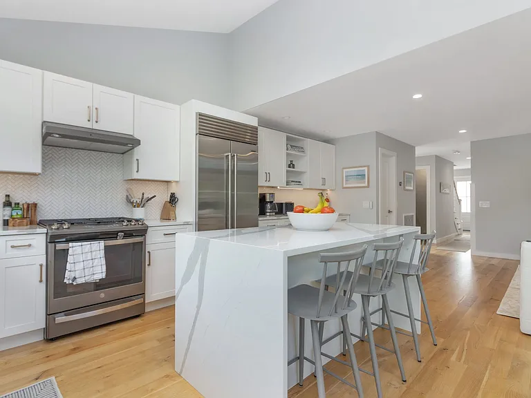 155 Bridge St — Photo 7