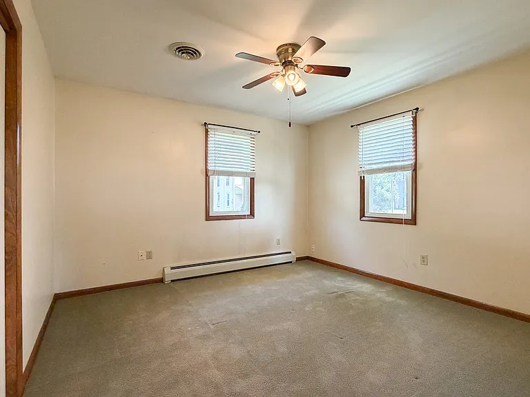 213 Hahnstown Rd — Photo 11