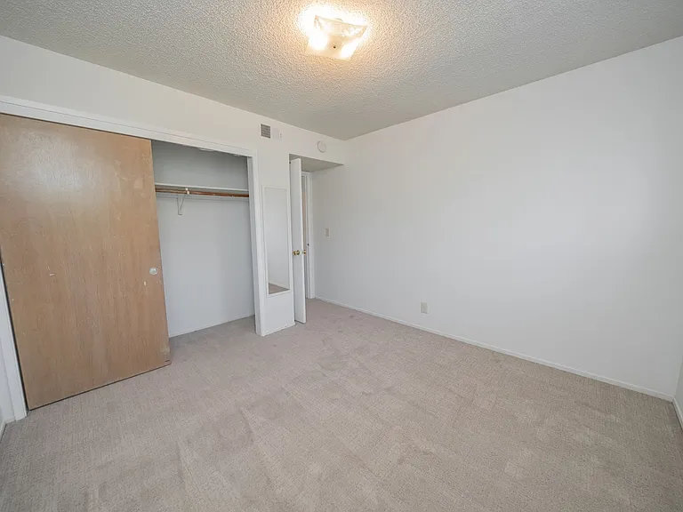 1467 Russell Street — Photo 13