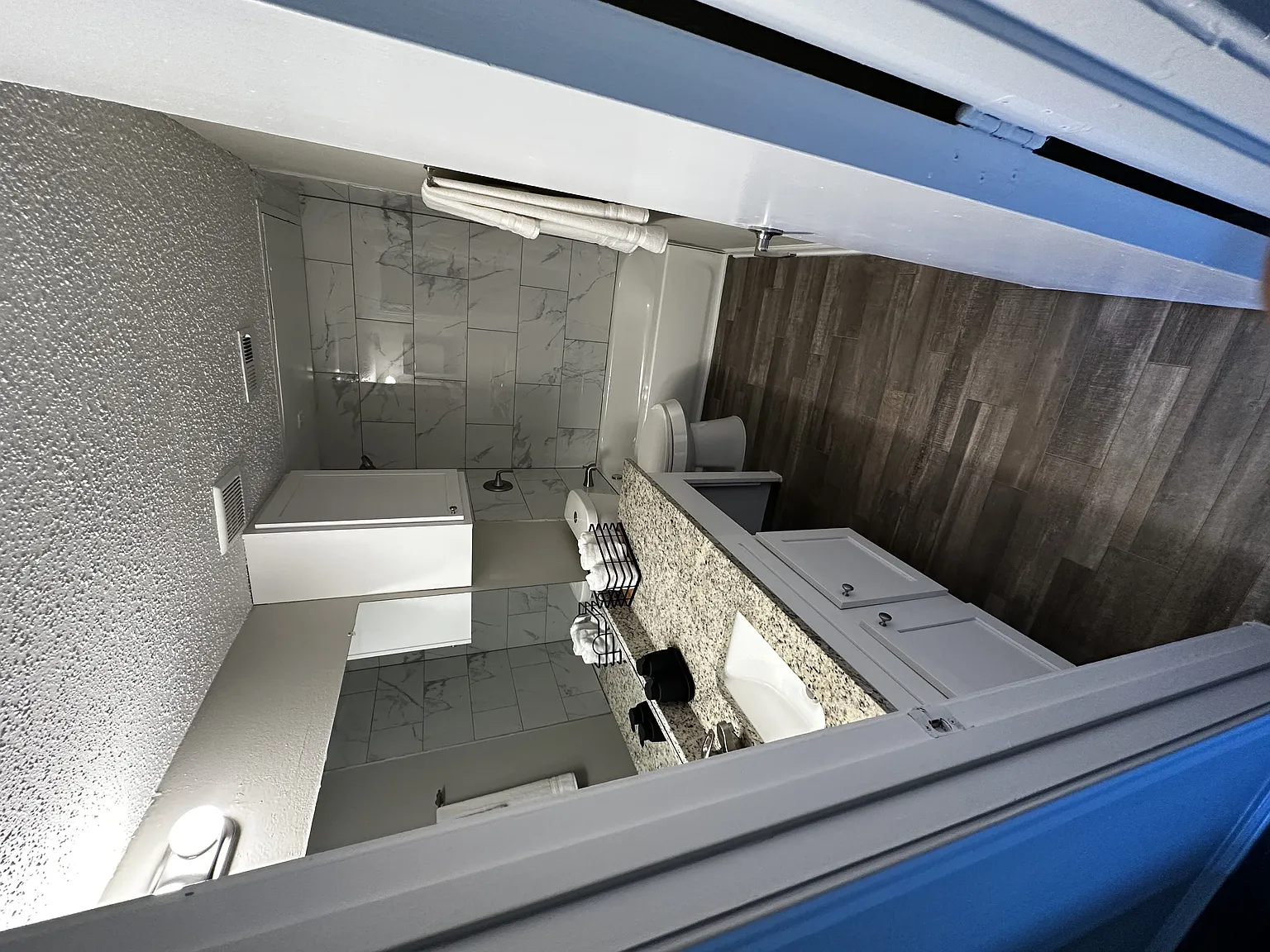 Fairway Greens Apartments — Photo 4