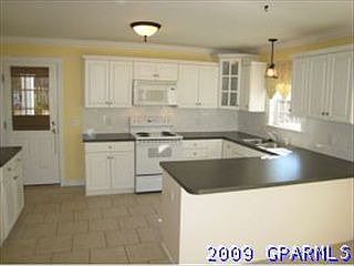 2nd image of 660 Chaucer Dr