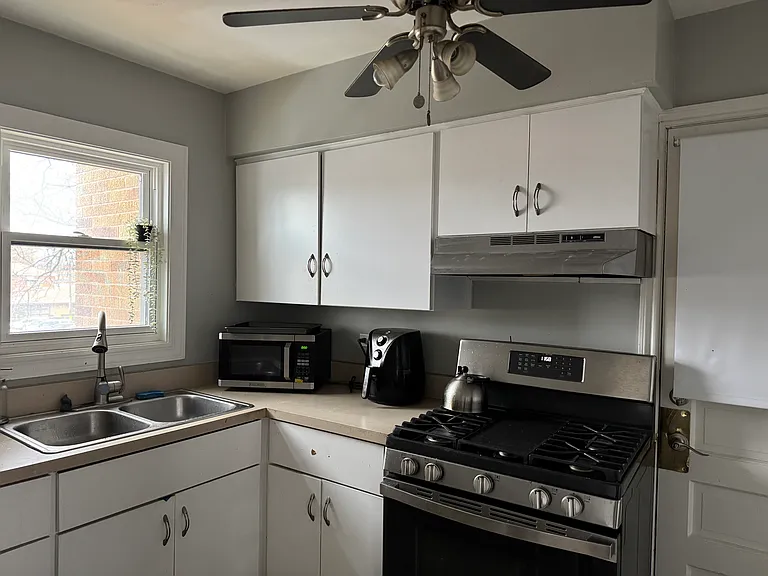 1557 Monroe Ave #2 — Photo 10