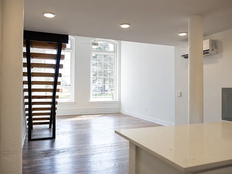 Overton Lofts — Photo 4
